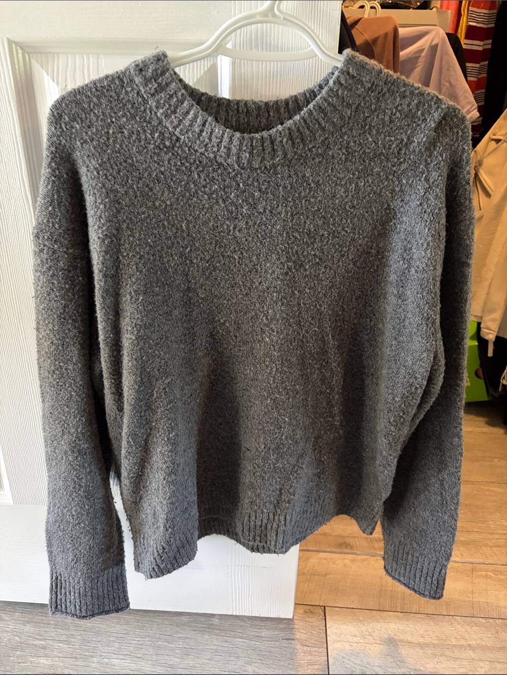 Womans Classic Crewneck Sweater - Gray